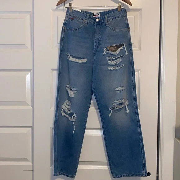 NWT Wrangler X Fender Loose Destructed Mom Jean - Picture 5 of 12
